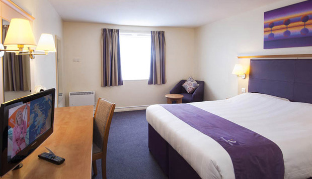 PremierInnGeorgeRoom.jpg